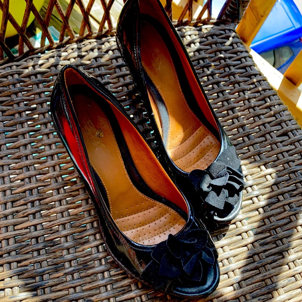 Geox Respira - patent leather peep toe heels
